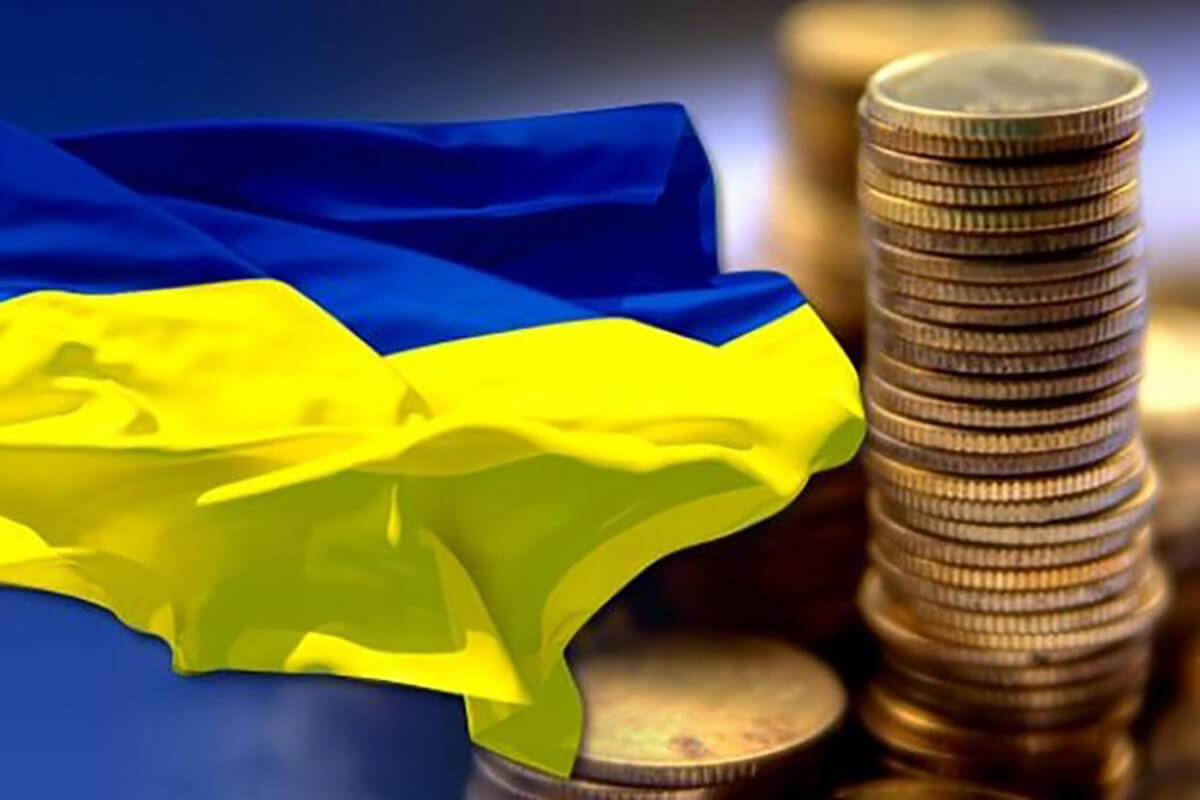 Економіка України поступово відновлюється, але за рік прості українці збідніють на 25-30%